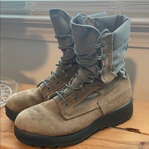 Belleville Green & Tan Combat Boots Goretex Made in USA Vibram Soles 7.5